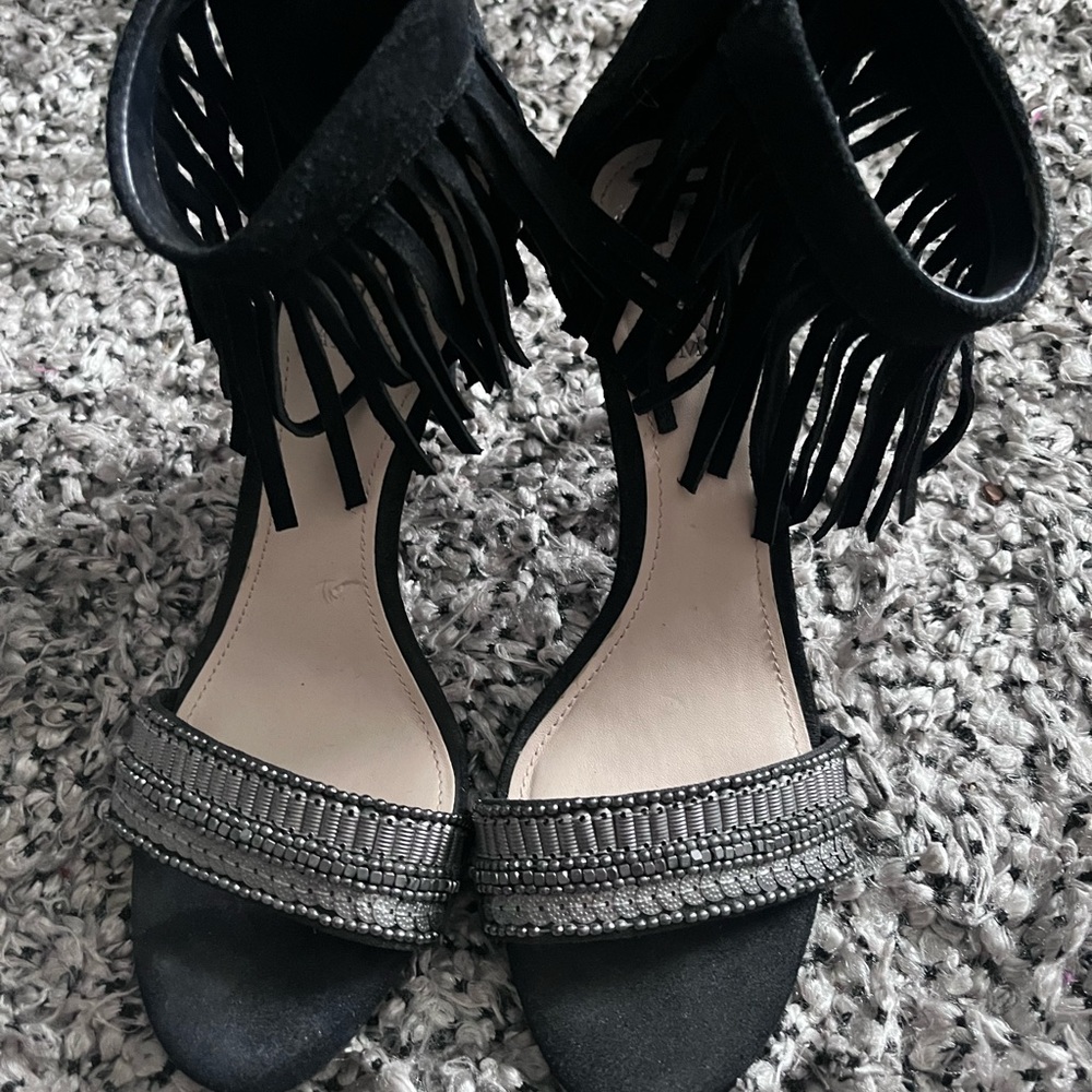 NEW Vince Camuto Size 7M